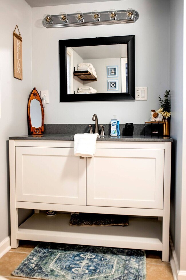 The Little Blue House 1601 West St Guntersville AL 35976 Apartment