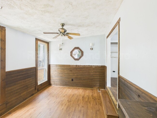 Building Photo - 11220 Sunfield Dr