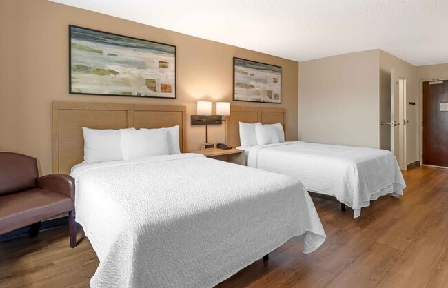 Building Photo - Furnished Studio-St. Petersburg - Clearwater - Executive Dr.