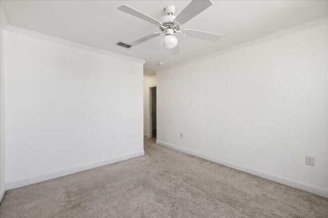 Building Photo - 606 Wingspan Way