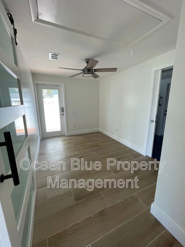 Building Photo - 724 Sunset Cove