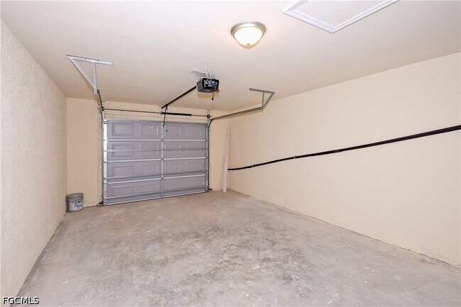 Building Photo - 615 SE 6th Terrace