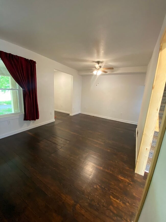 Building Photo - Newly Remodeled Single Family Home in Reardan, WA! Available Now!
