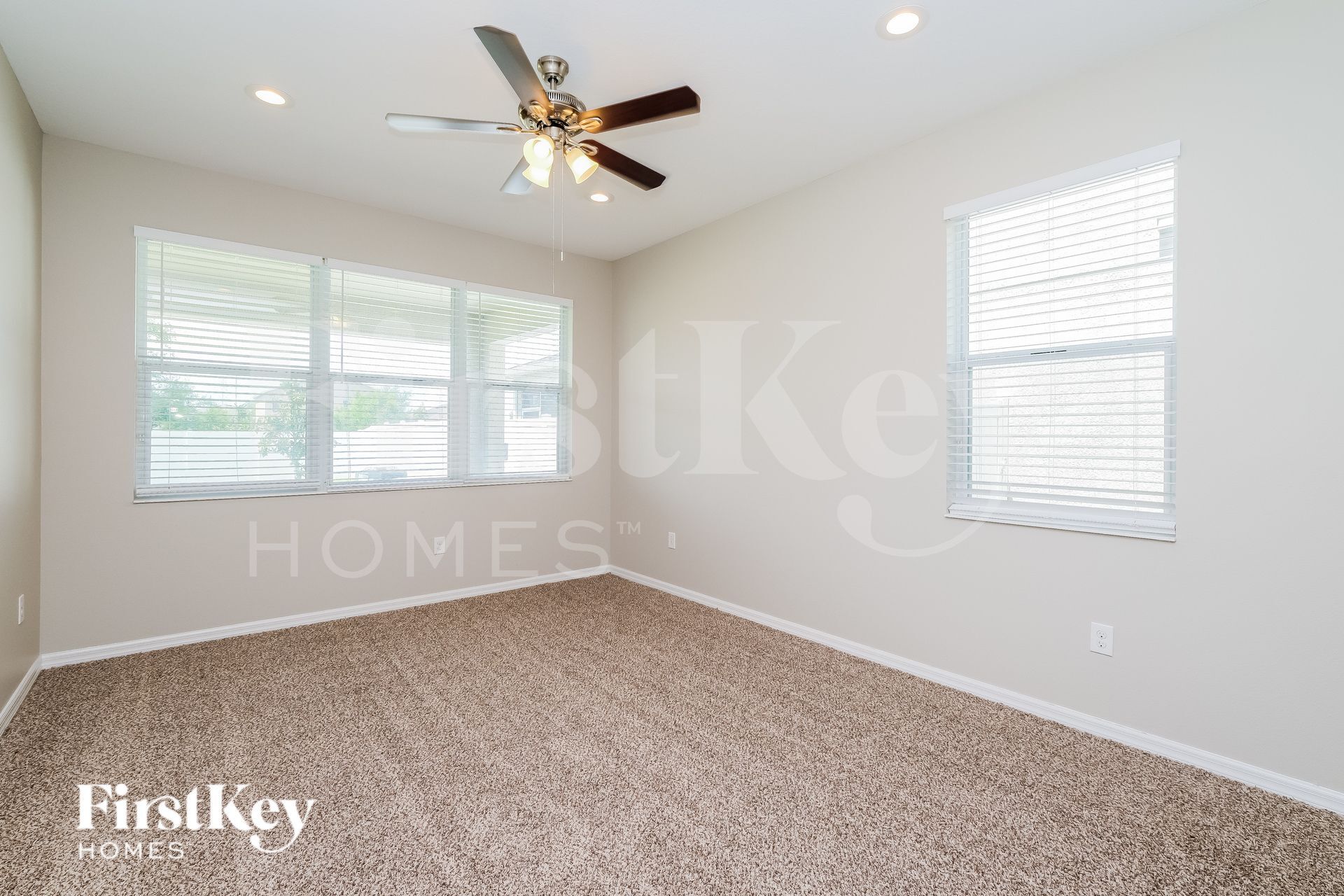 Building Photo - 8308 Round Leaf Ln