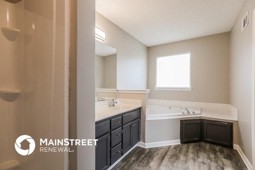 Building Photo - 845 SW Country Hill Dr