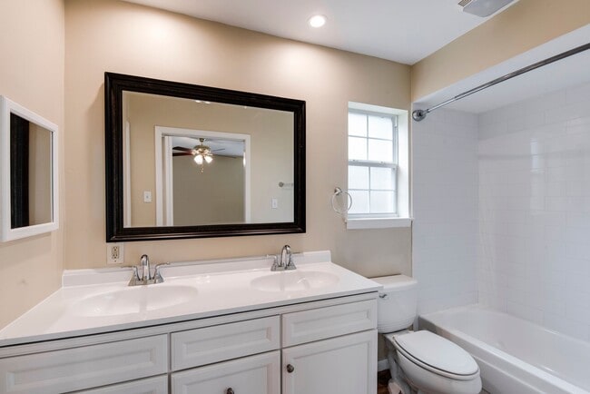 Building Photo - 5046 Spring Forest Dr