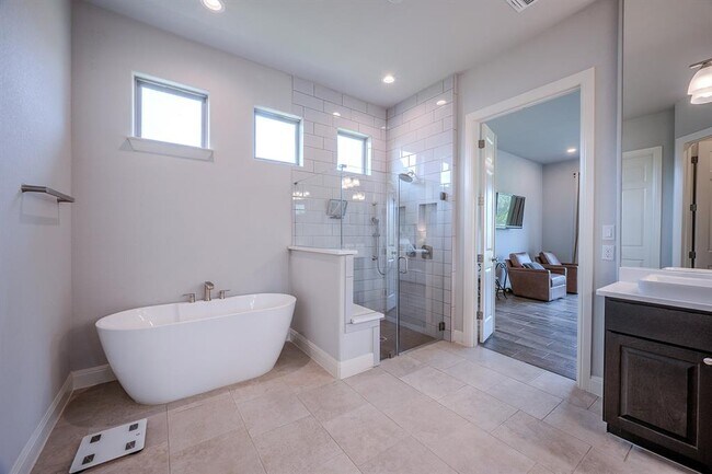 Building Photo - 227 Dally Ct