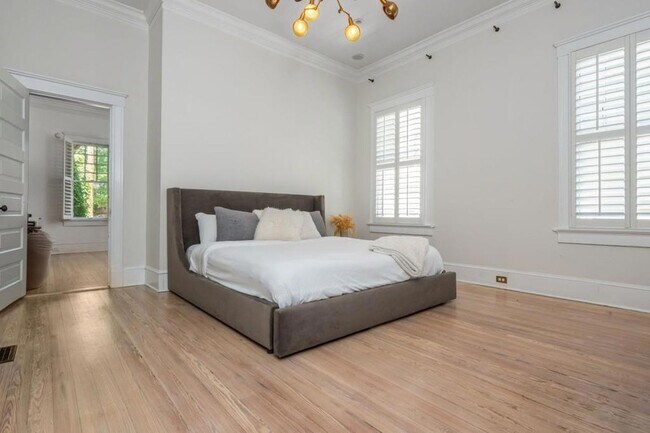 Building Photo - 242 Haralson Ave NE