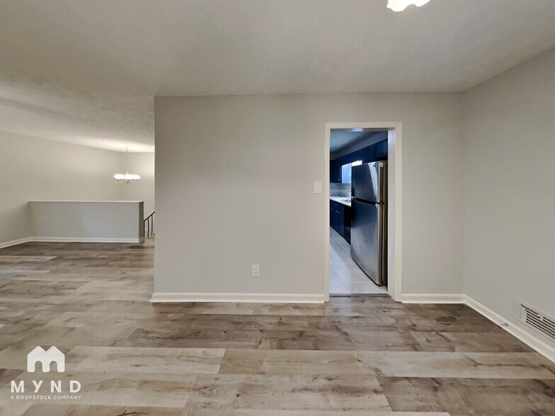 Building Photo - 6880 Vesta Brook Dr