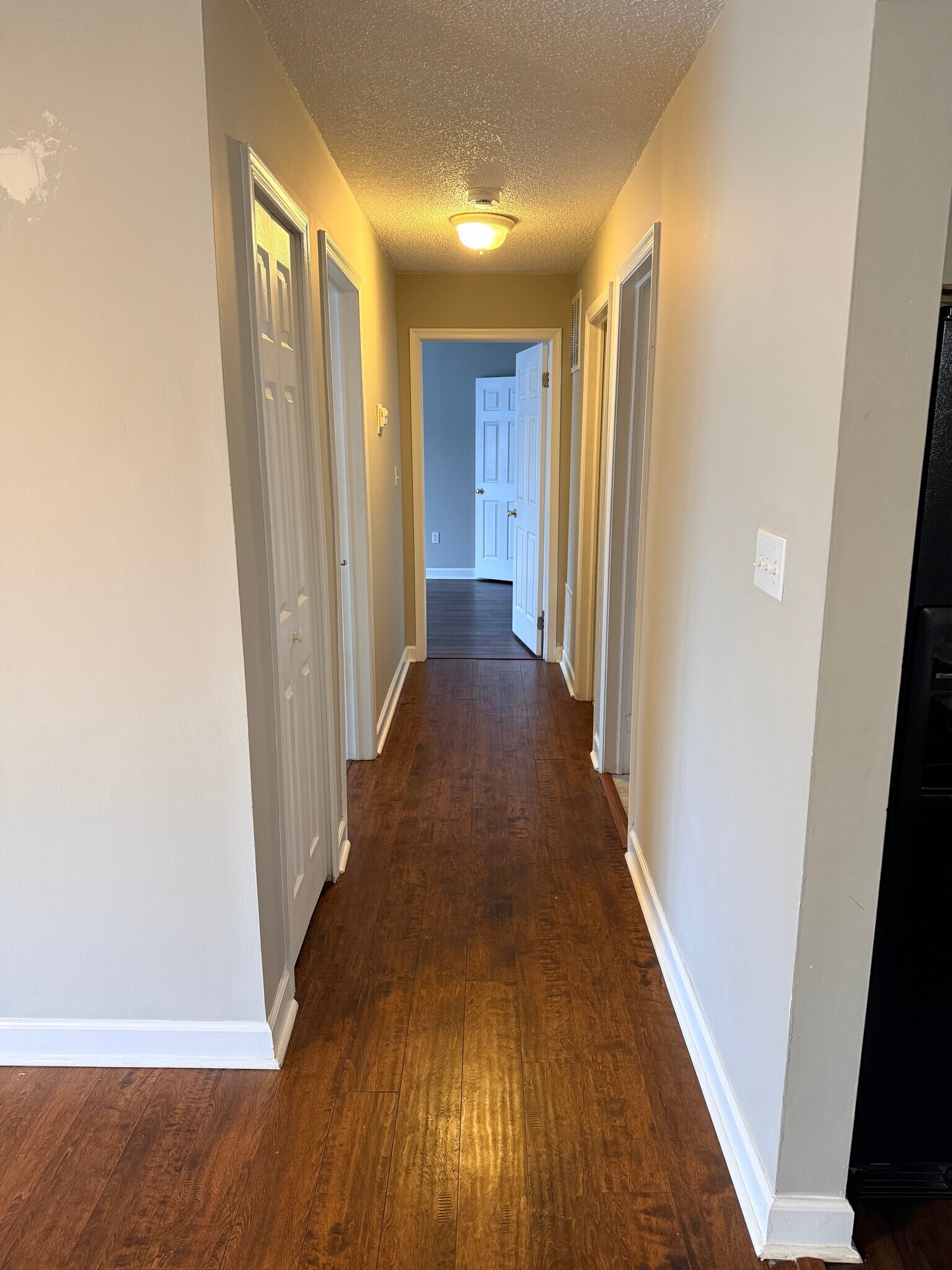 Building Photo - 32 Holly Ct