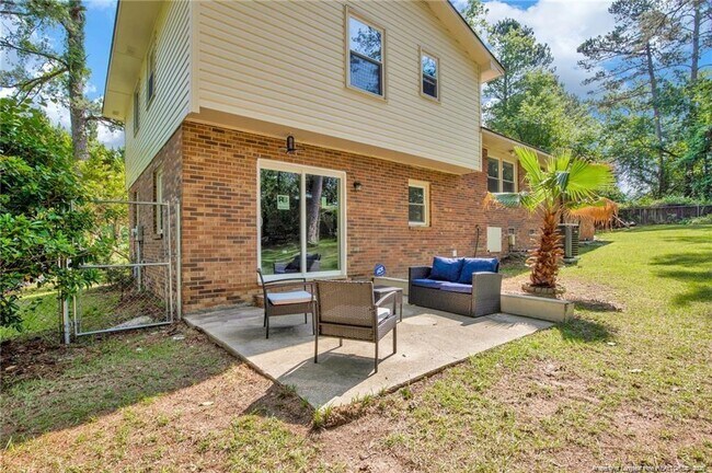 Building Photo - 1618 Hickoryridge Ct