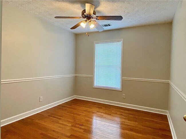 Building Photo - 4609 Insdale Ln NW