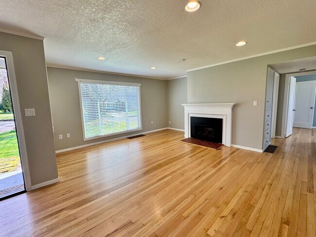 Building Photo - Bittersweet memories, Full Beautiful Remodel Highly Desired Lincoln Neighborhood