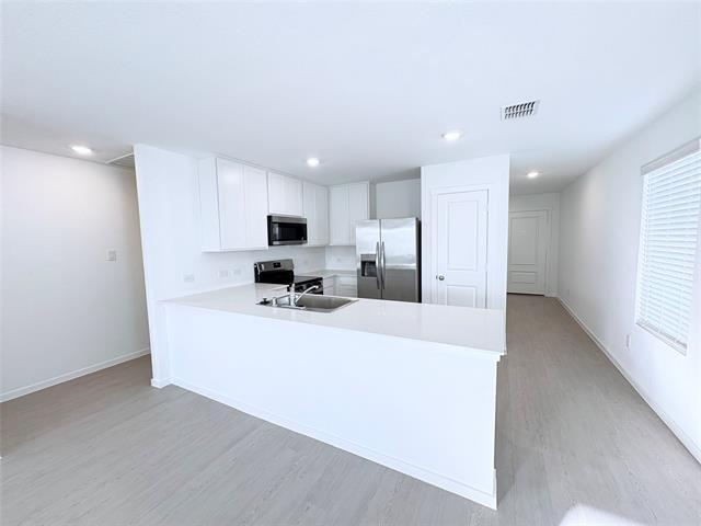 Building Photo - 6517 Glade St