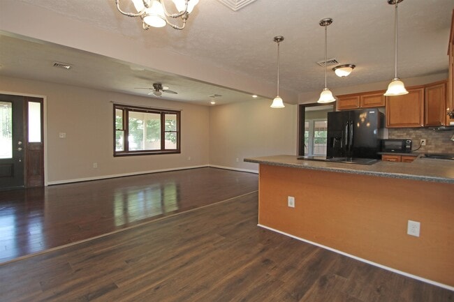 Building Photo - 3404 Friedens Church Rd