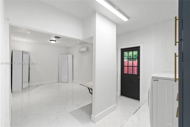 Building Photo - 13611 SW 77th St