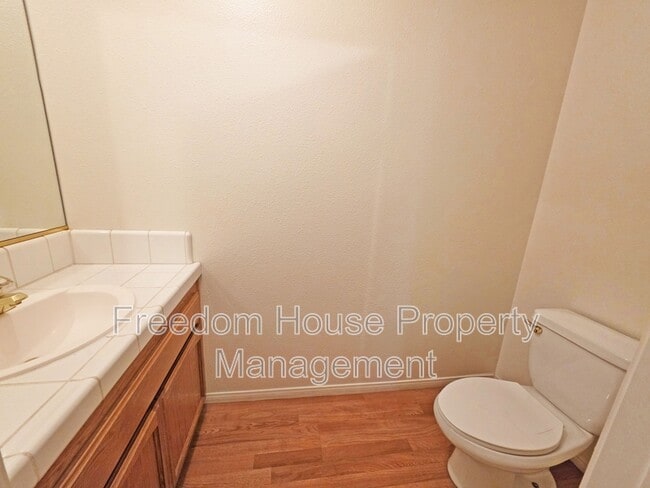 Building Photo - 2250 S Ambush St