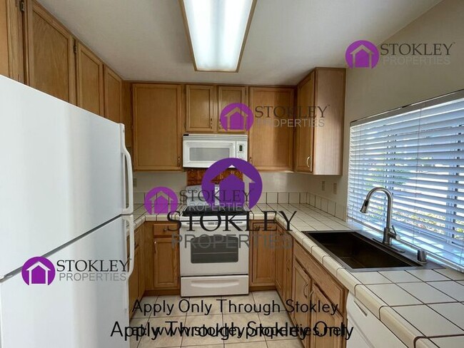 Building Photo - 5003 Hiller Ln