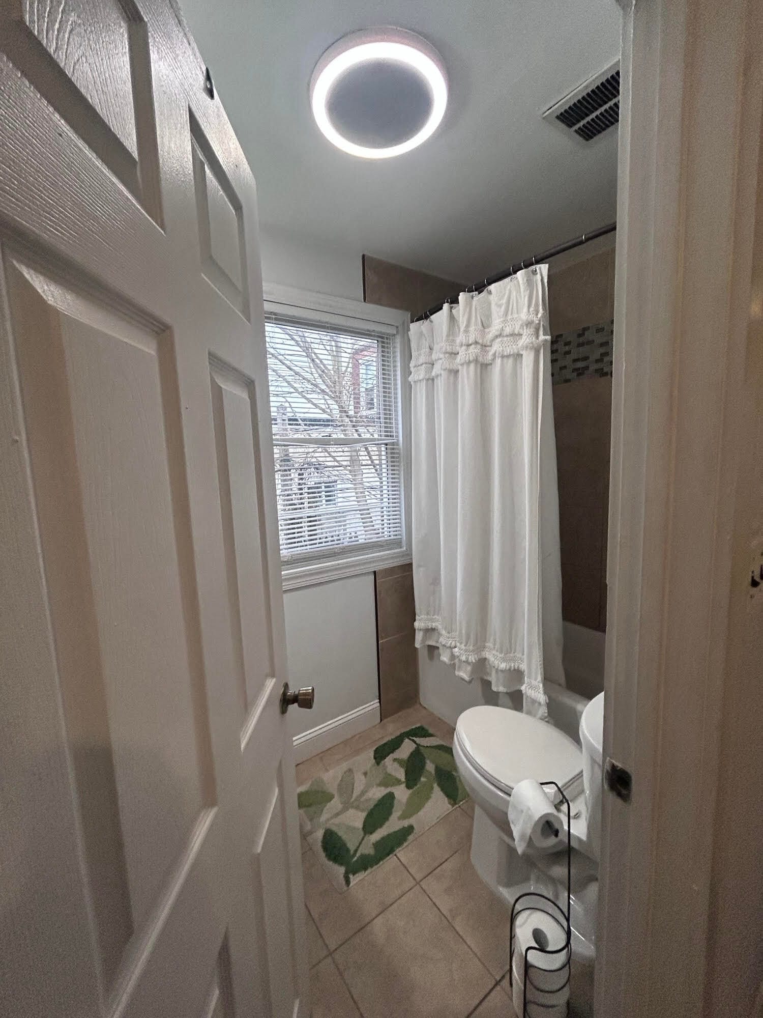 Building Photo - 2925 Harper St