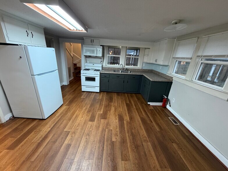 Building Photo - 396 James Tart Rd