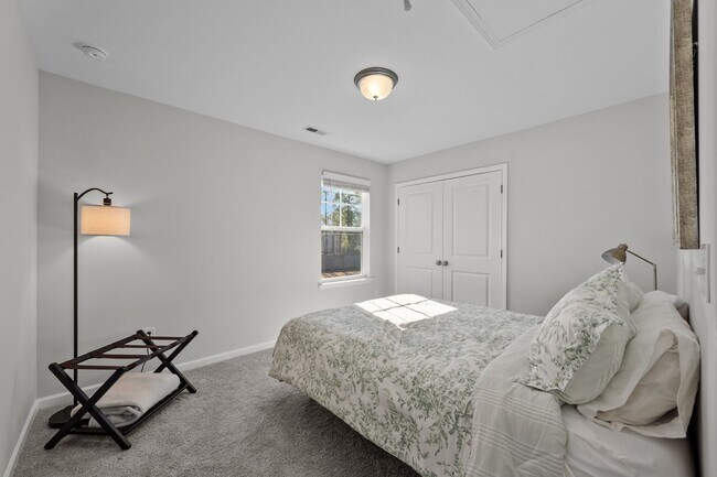 Building Photo - 3 Bedroom Home in Sneads Ferry