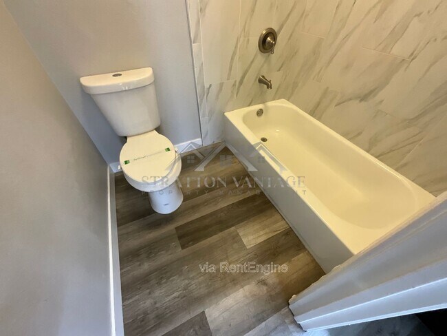 Building Photo - 1445 E Broadway Rd