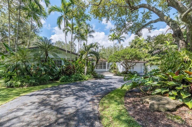 Building Photo - 9240 SW 69th Ct