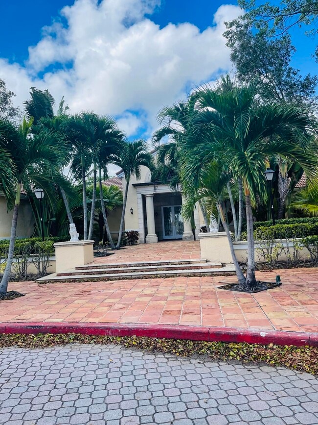 Building Photo - 1743 Village Blvd