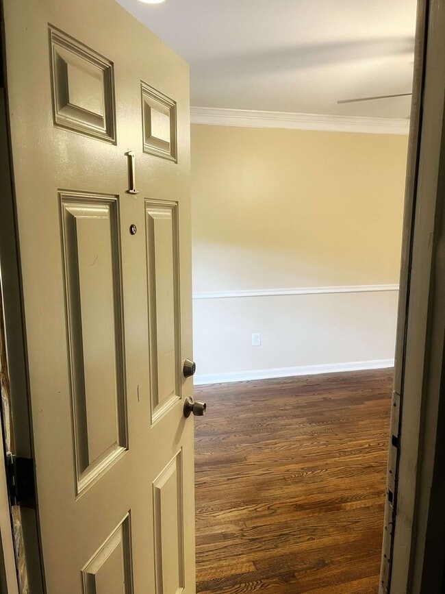 Building Photo - Move in Special! 2 Bed 1 Bath SE, DC