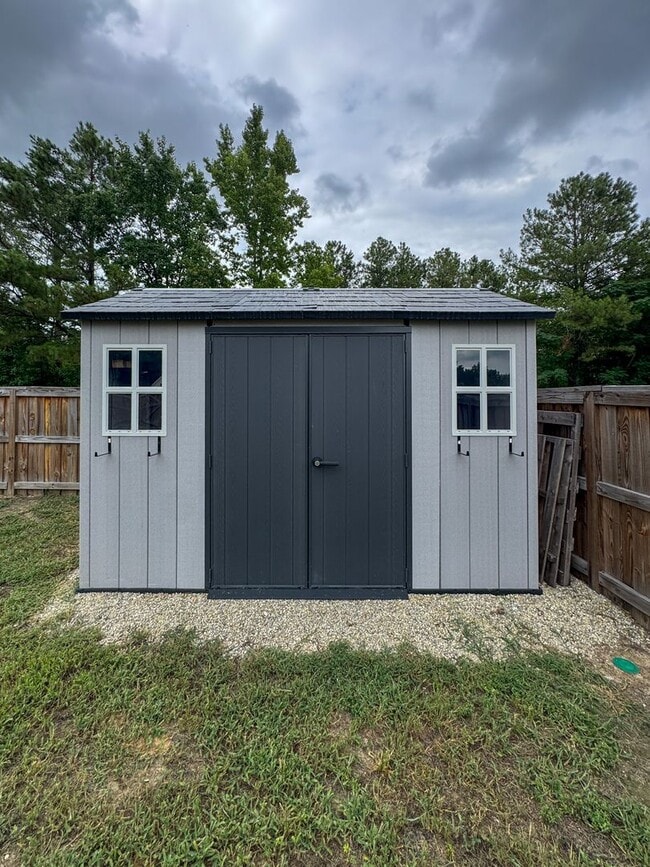 Building Photo - Beautiful 3 Bed 2.5 Bath Home in Raeford