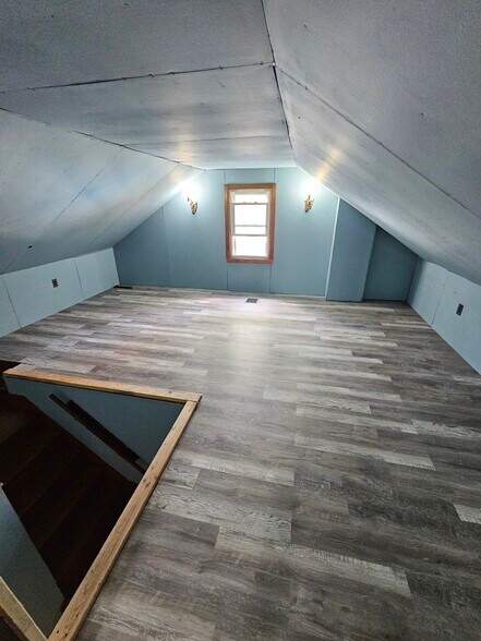 Building Photo - 1740 Fairmount Pky