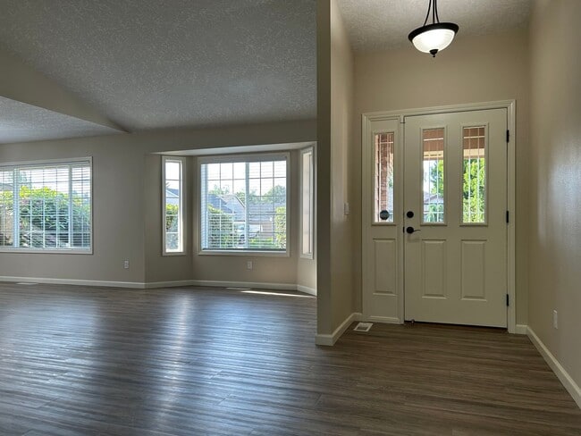 Building Photo - Beautiful Single Family Home in N. Keizer