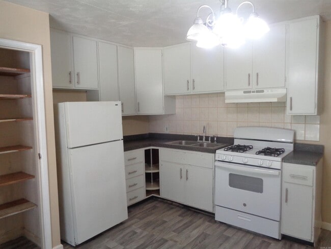 Building Photo - 7712 Impala Dr