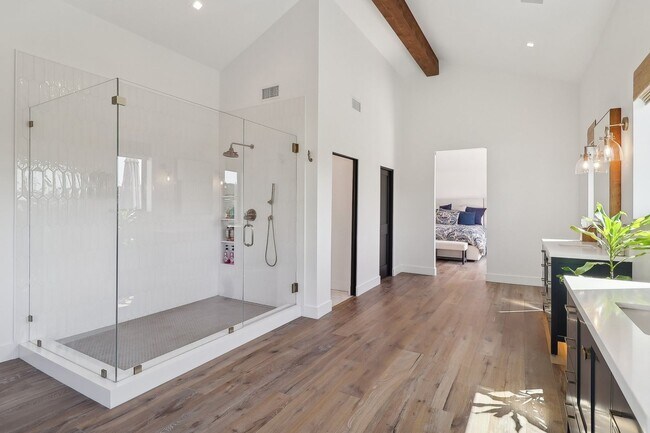 Building Photo - 7249 Mimosa Dr