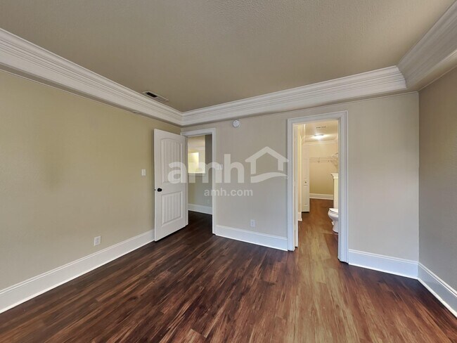 Building Photo - 12925 Old Glory Dr