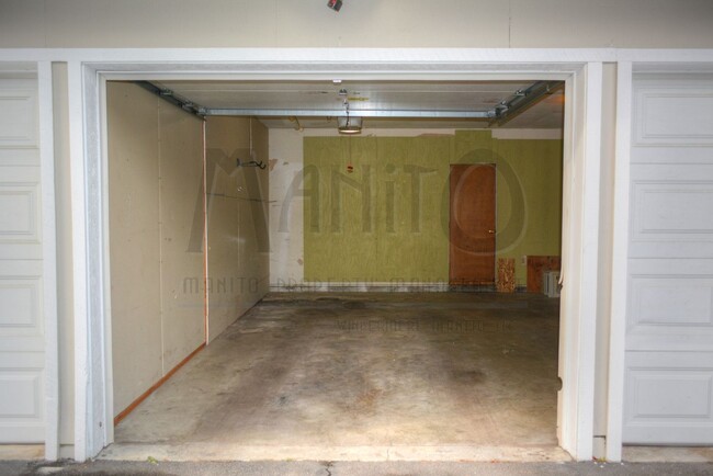 Building Photo - 3624/3626 S Mount Vernon Street Duplex (Lo...