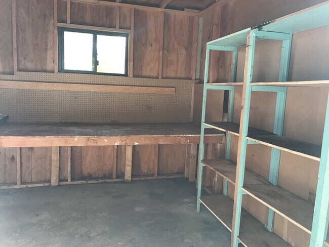 Building Photo - 3 Bedroom (1 non-egress) / 1 Car Garage located near the hospitals and colleges!