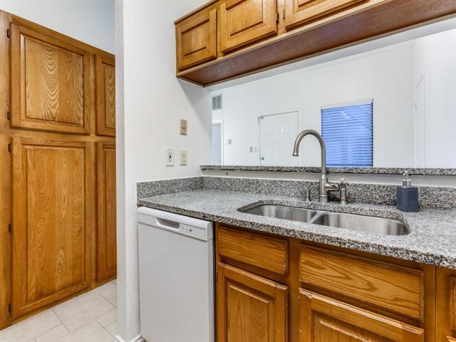 Building Photo - 7340 Skillman St