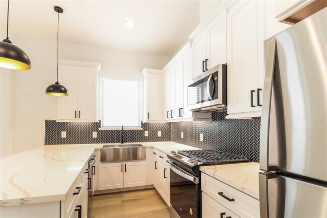 Building Photo - 3052 Truxillo St