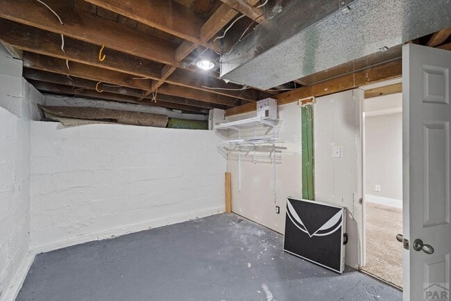 Building Photo - ALL PROSPECTIVE TENANTS MUST SUBMIT A $58 ...