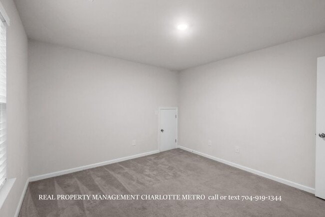 Building Photo - Stunning 4-BR Home on Wooded Cul-De-Sac Lot in Brightwater – Minutes from Rivergate!