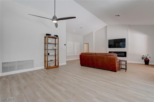 Building Photo - 3040 Hidden Treasure Dr