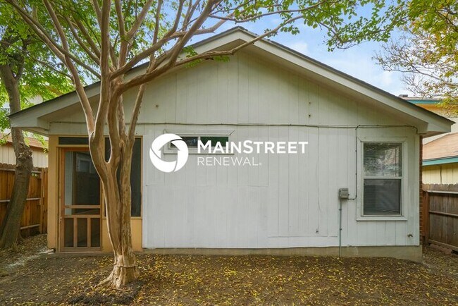 Building Photo - 3 Bedroom Pet-Friendly Home in SAN ANTONIO, TX with Main Street Renewal
