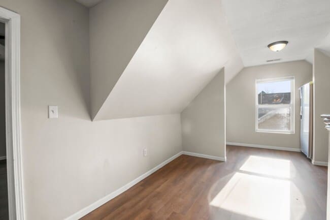 Building Photo - 121 E North St