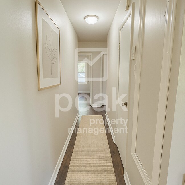 Building Photo - $1,199! 3Bed/ 1 Bath House! North of Birmingham! Save 50% off the first full month's rent. Apply ...