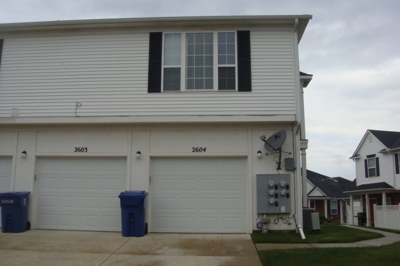 Building Photo - 2604 Riversedge Dr