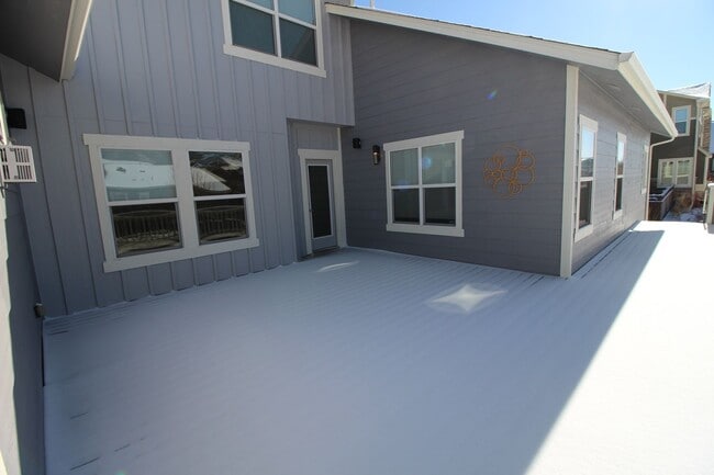 Building Photo - Fantastic Gold Hill mesa 3bdrm Home with P...