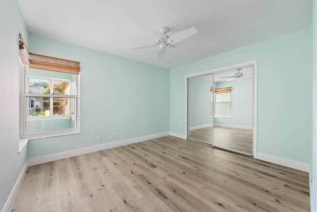 Building Photo - 10808 SE Sea Pines Cir