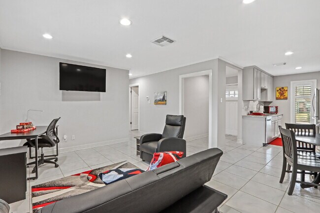 Building Photo - 6311 Bluestone Dr