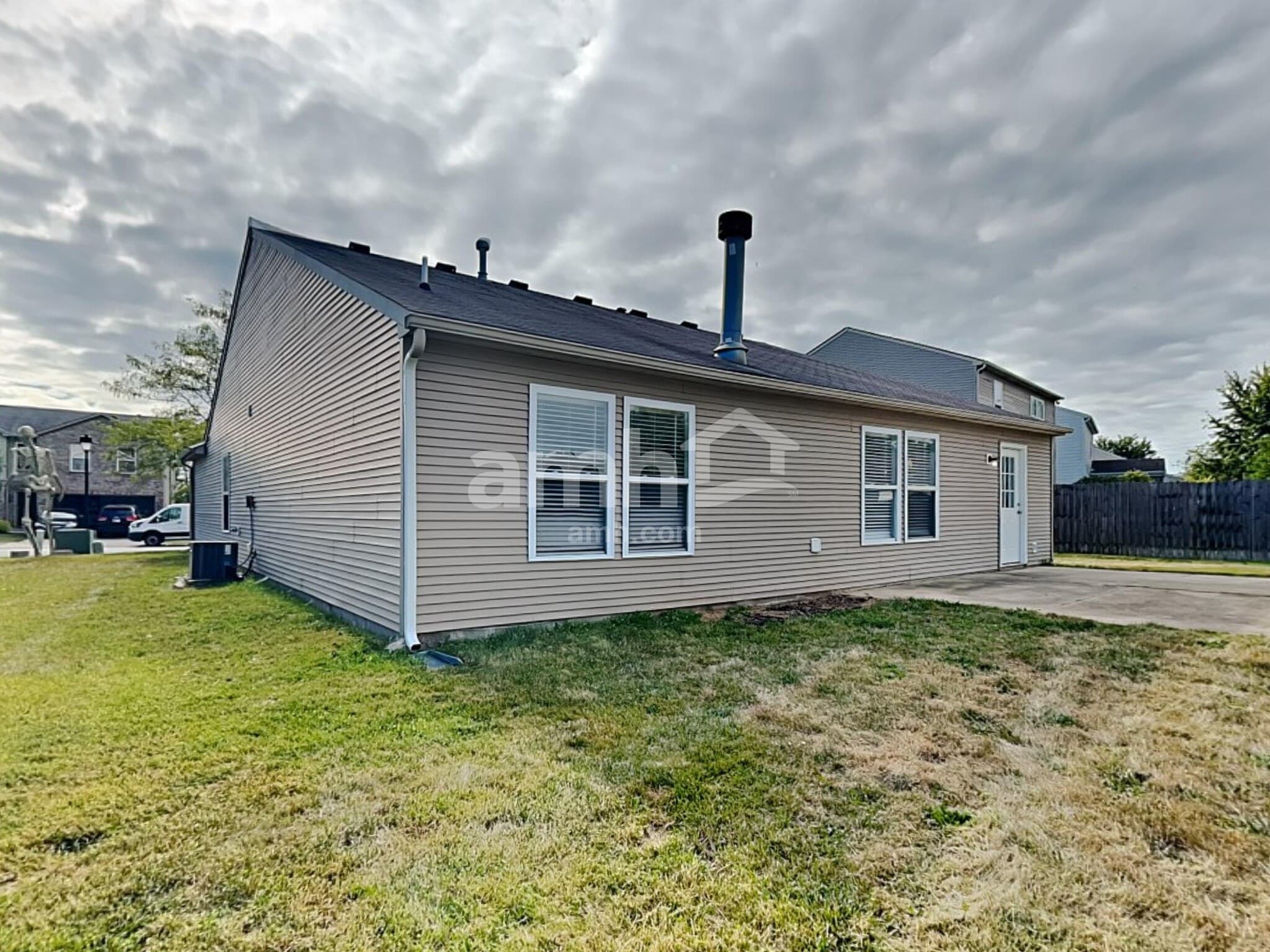 Building Photo - 5624 Grassy Bank Dr